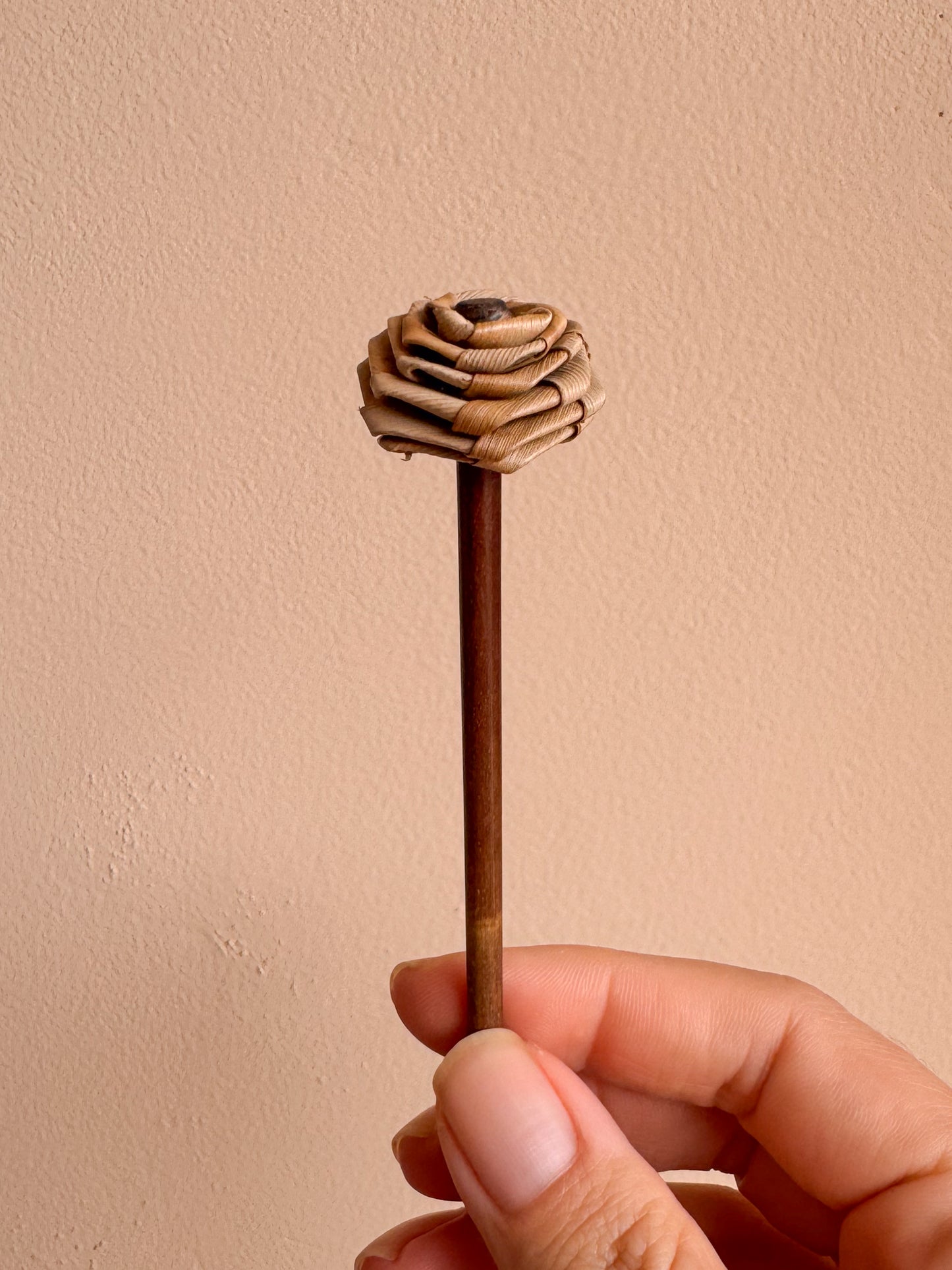 Lauhala Rose Hair Pick