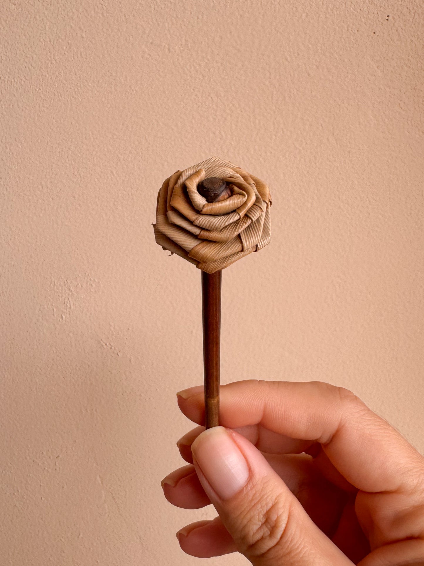 Lauhala Rose Hair Pick